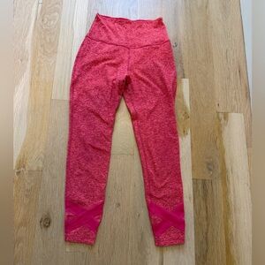 Beyond Yoga Vibrant Pink womens 7/8 Leggings